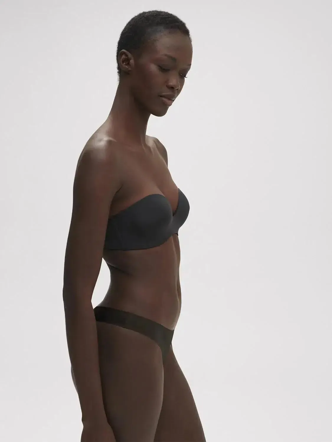 Black Essential Strapless Bra.